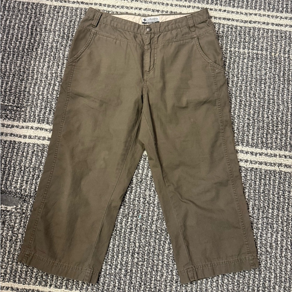 Columbia women’s size 6 Capri length Brown Casual Pants